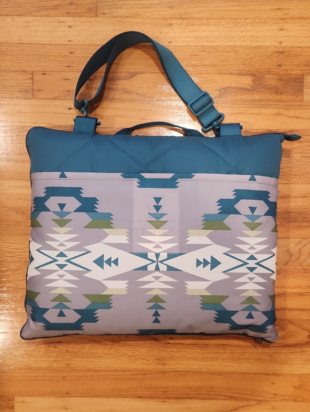 Pendleton Portable Blanket View 4